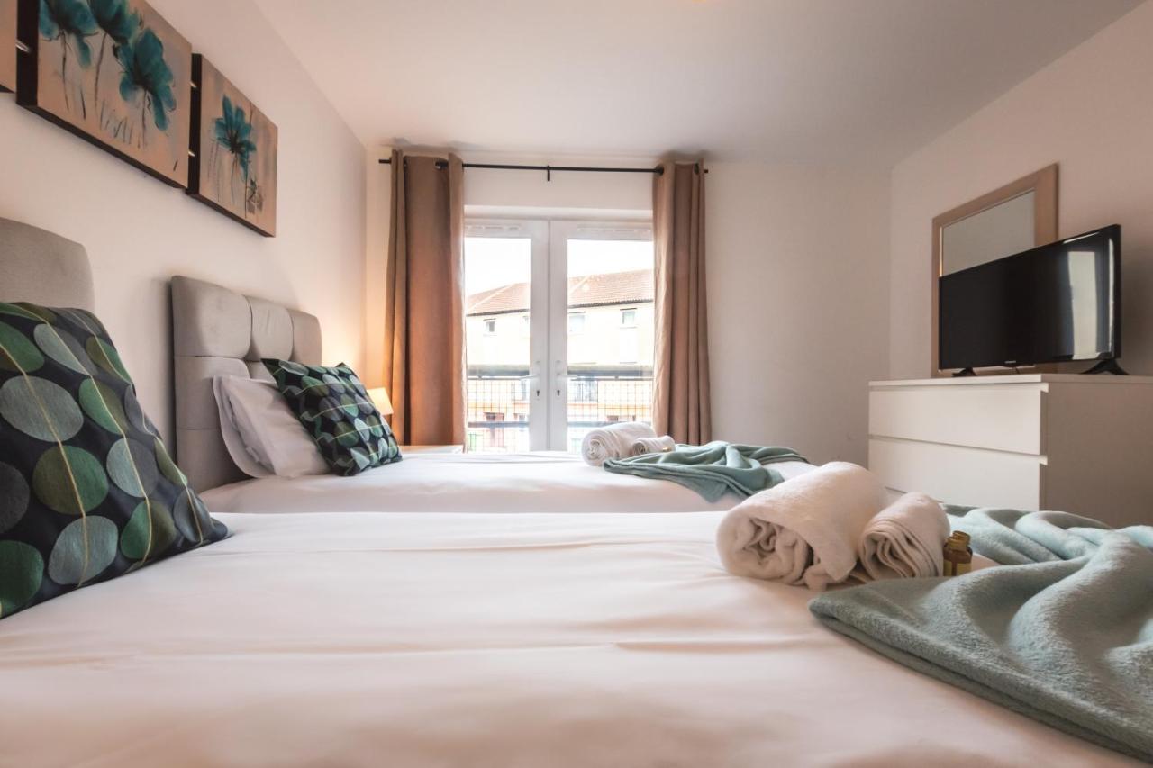Best Price! Large Spacious 2 Bed Apartment - King Size Or Single Beds, Sofabeds, Smart Tvs, Free Parking サウサンプトン エクステリア 写真